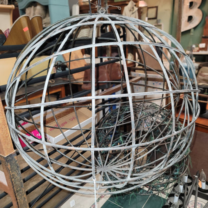 Secondhand Sandies giant 24" Round 2pc orb sphere Iron Ball outdoor decor TREE hanging