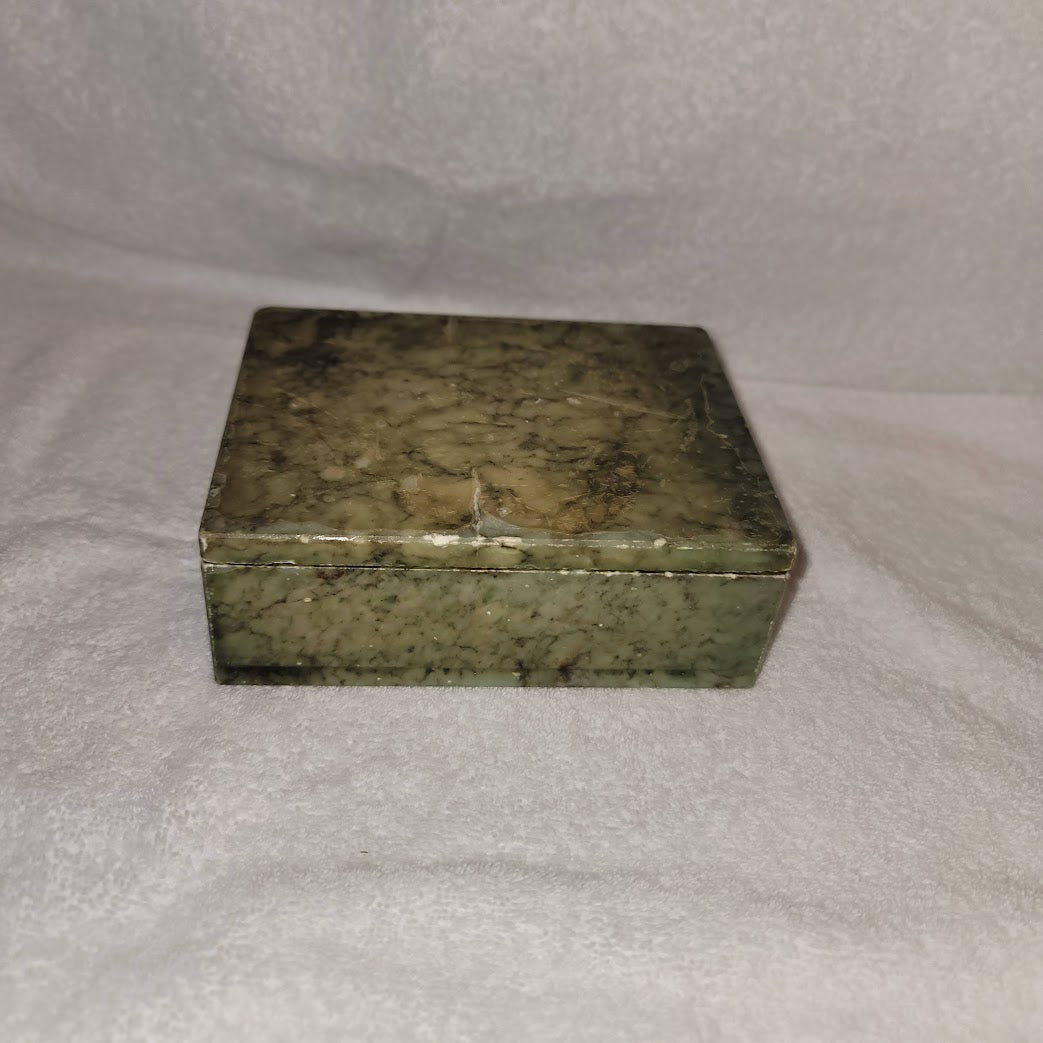Italian Green Alabaster Marble Jewelry, Decorative, Cigarette Box Lidded, 1970s