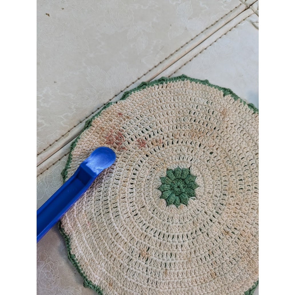 Vintage Crocheted Green Cream Trivet doily Star pattern raised 9" round Cabin