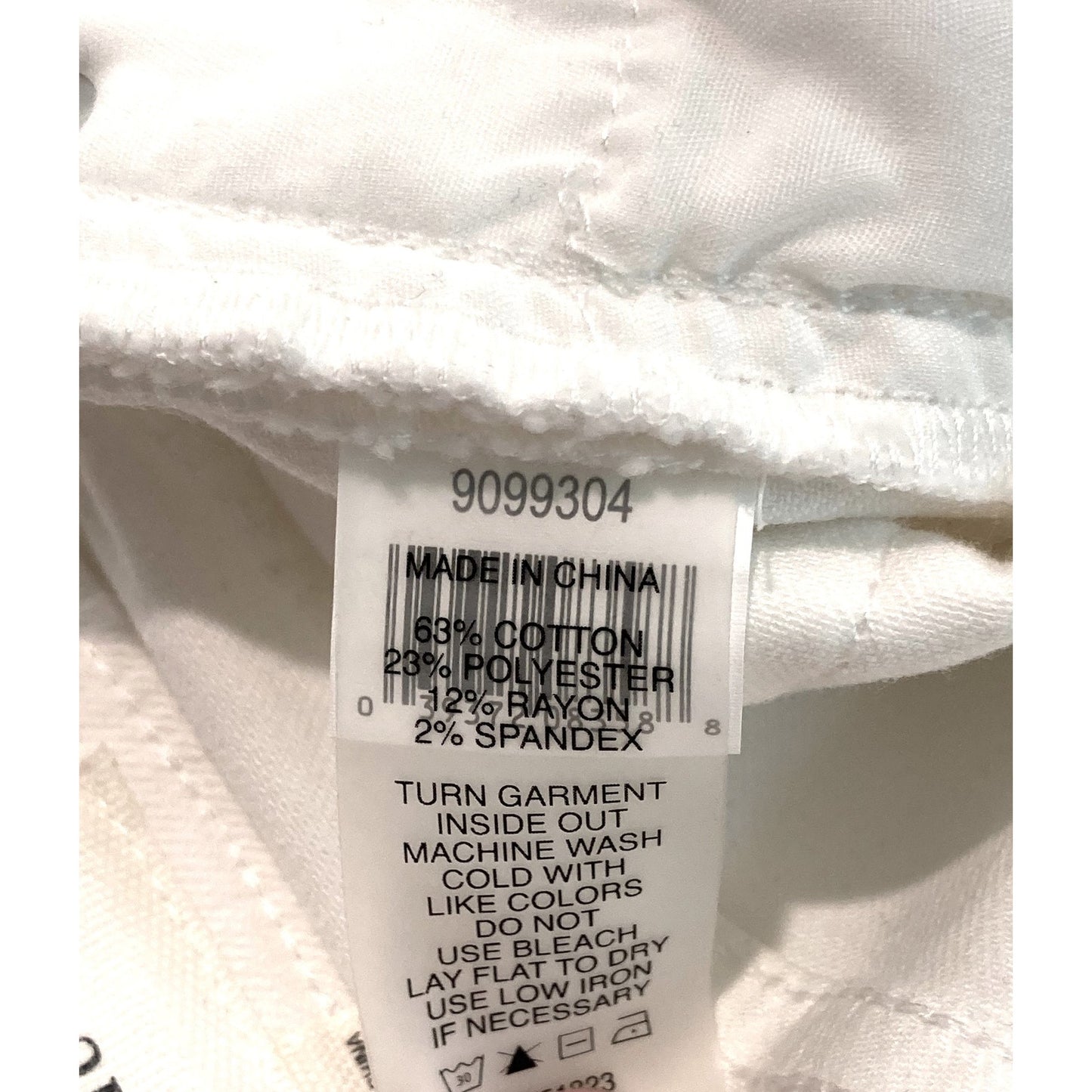 Vince Camuto Five Pocket Denim Jeans Size 27/4 in White NWT