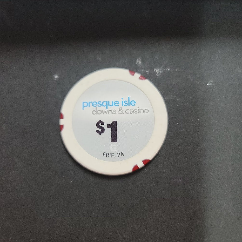Casino Chip PRESQUE ISLE DOWNS & CASINO Erie PA $1 white red gamin