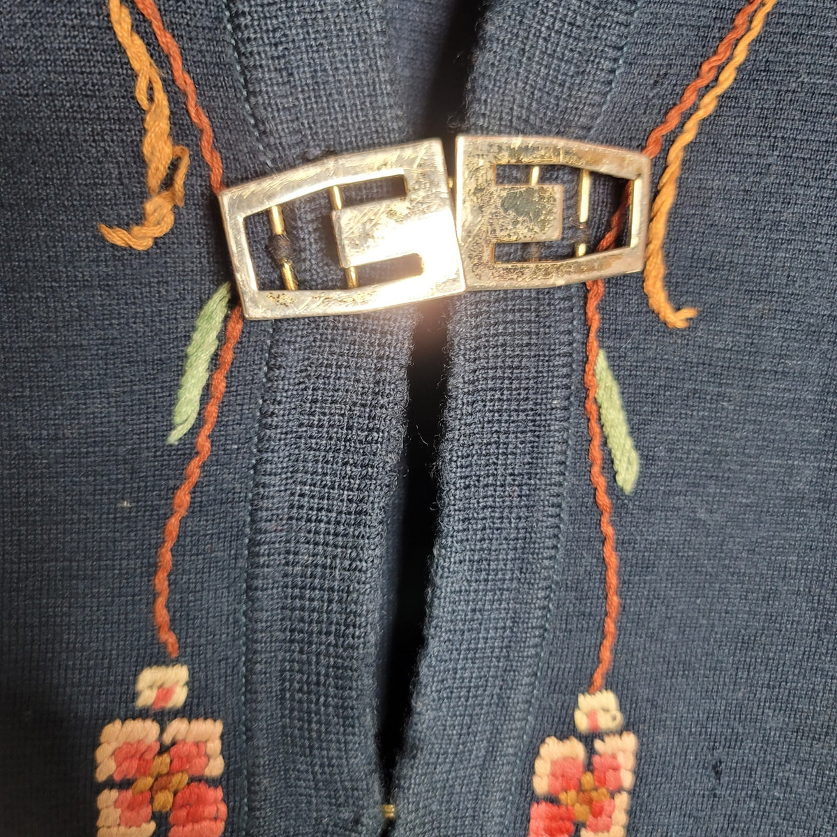 Vintage Sleeveless vest handmade embroidery metal clasp pockets blue large kNIT