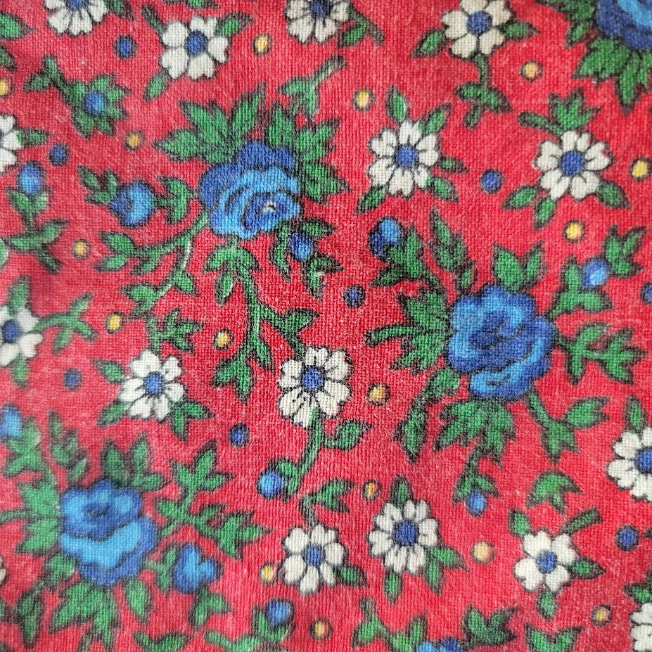 Vintage Red Floral Calico Half Apron Scalloped Lace Farmhouse Country Aesthetic