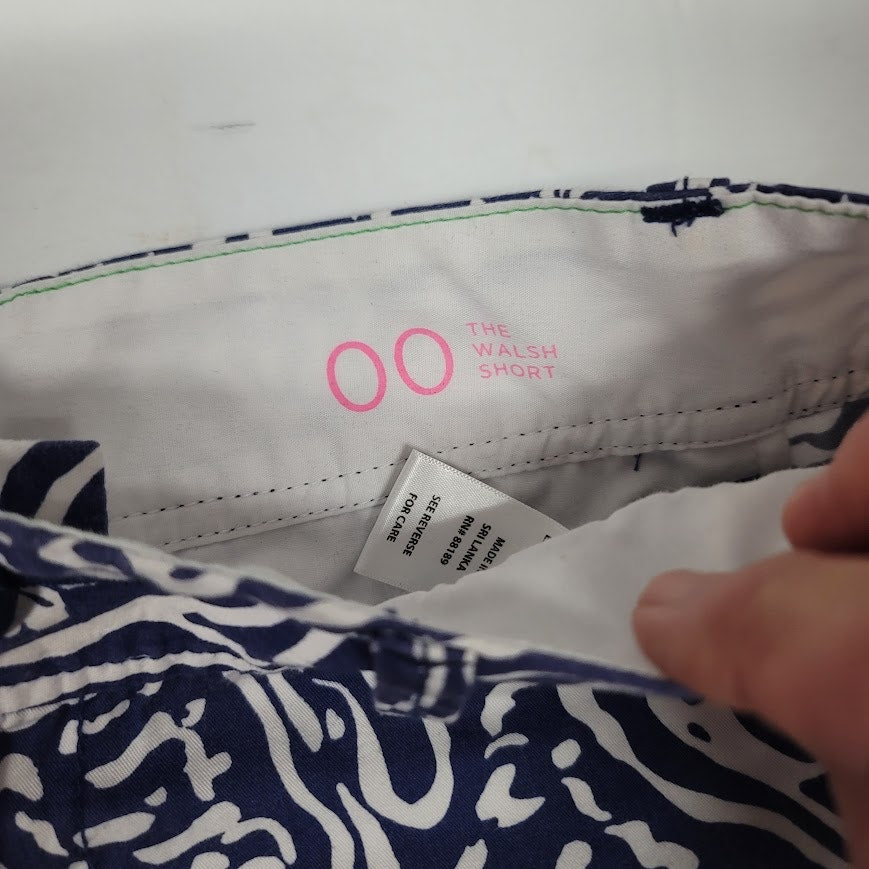 Lilly Pulitzer Womens Size 00 The Walsh Short Blue White Hidden Waves