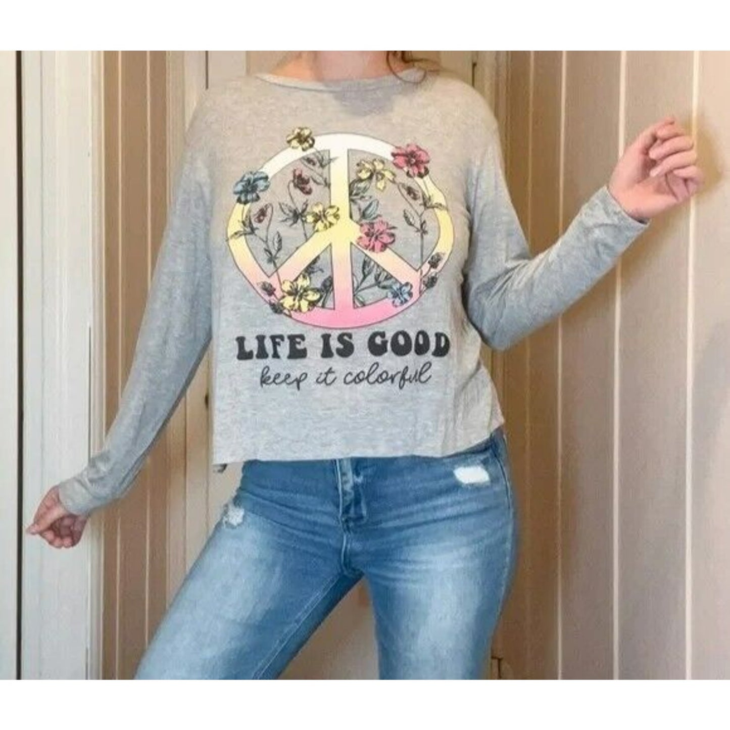 Cozy Rozy Life is Good Graphic Split-Back Long Sleeve Top SMALL Gray NWT