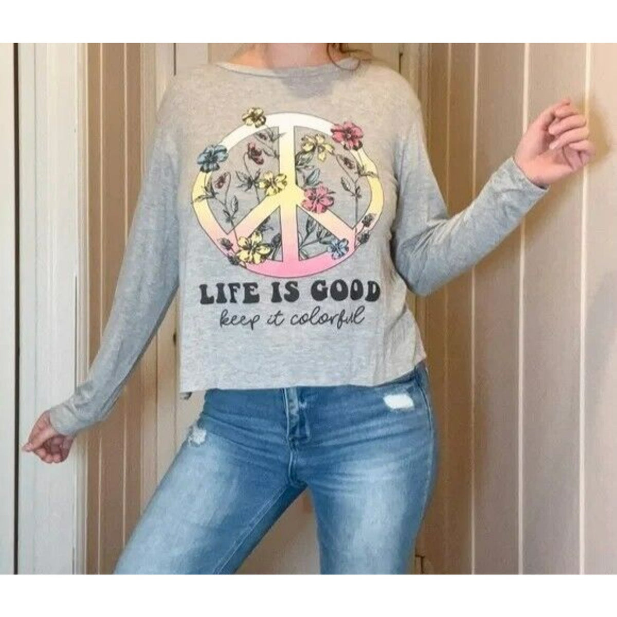 Cozy Rozy Life is Good Graphic Split-Back Long Sleeve Top SMALL Gray NWT
