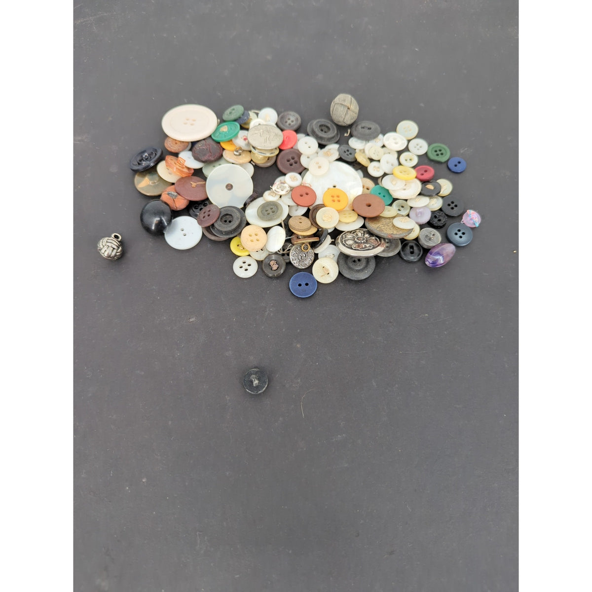 Huge 3 lb Lot Vintage to Modern Miscellaneous Sewing Buttons Craft Mix