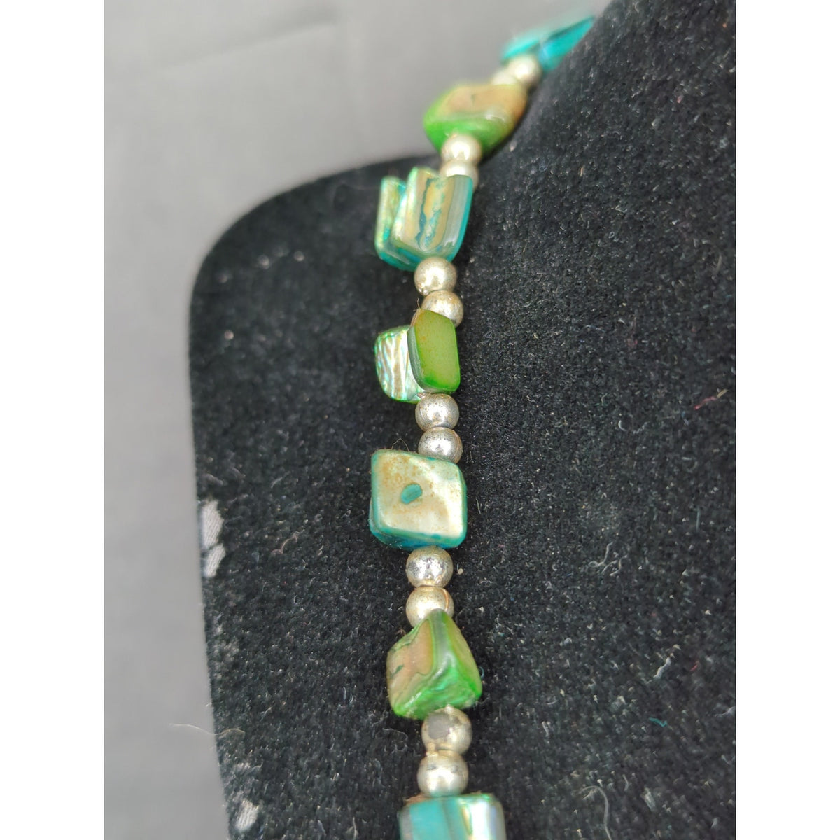 Vintage Green Bead Gold Tone Station Strand Choker Necklace Mid-Century Modern