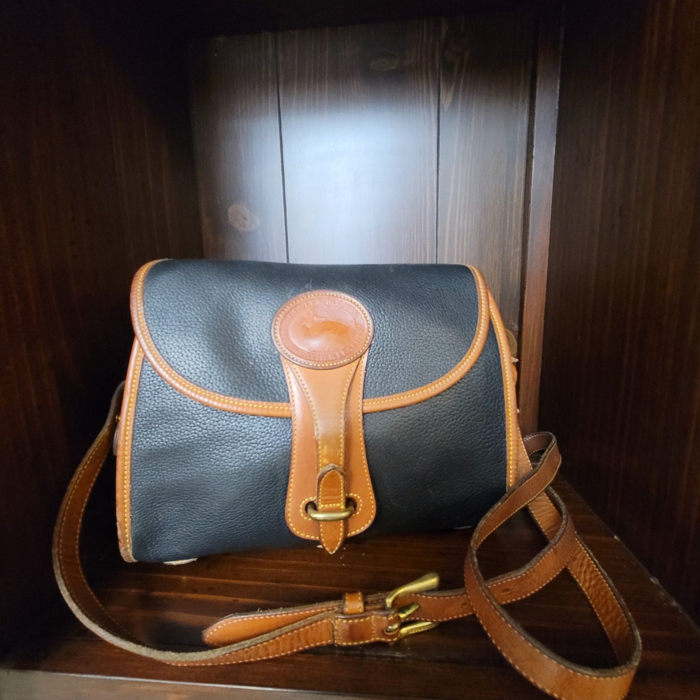 Vintage Dooney & Bourke All-Weather Leather Essex shoulder bag British tan trim