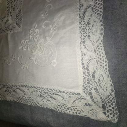 Vintage Linens 70s Tablecloth Hand Embroidery Lace Detail 36" x 36" SQUARE White