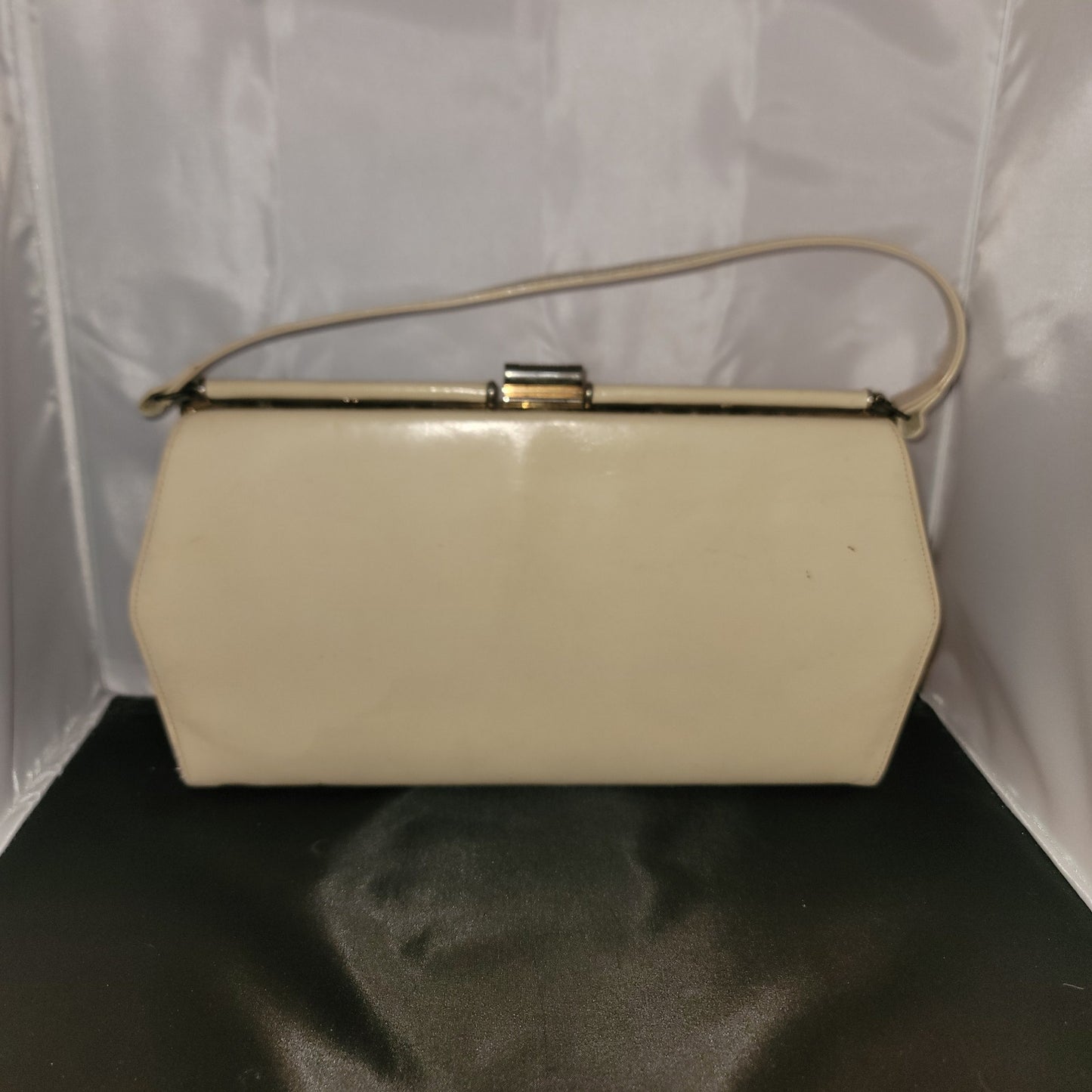 Vintage Mel-Bourne Paris Beige Faux Leather Geometric Top Handle Clutch Handbag