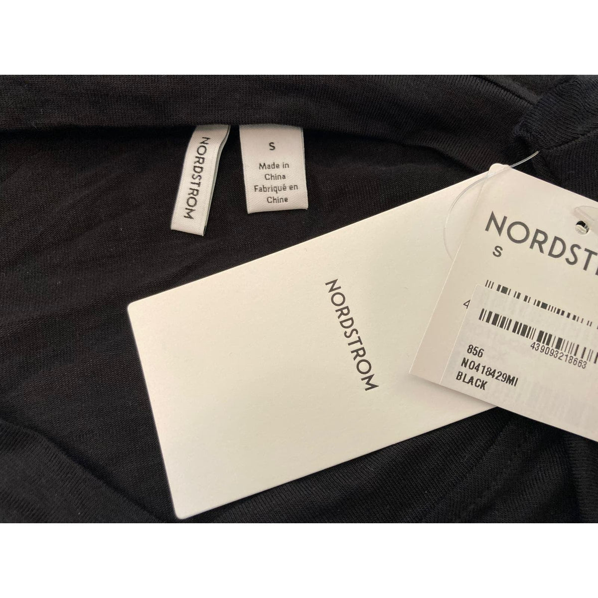 Nordstrom V-Neck Stretch Long Sleeve Pullover Top Size Small in Black NWT