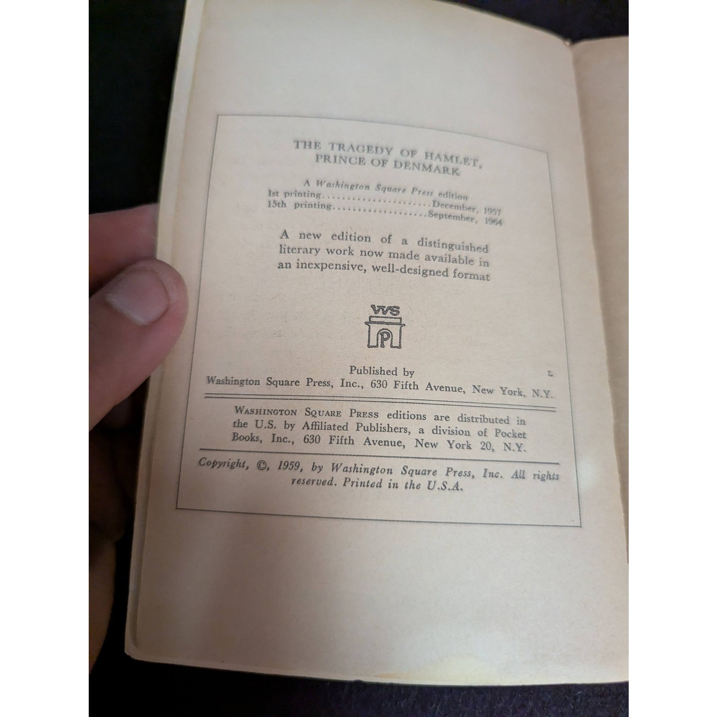 Vintage Folger Library General Readers Shakespeare: Hamlet Mass Market Paperback