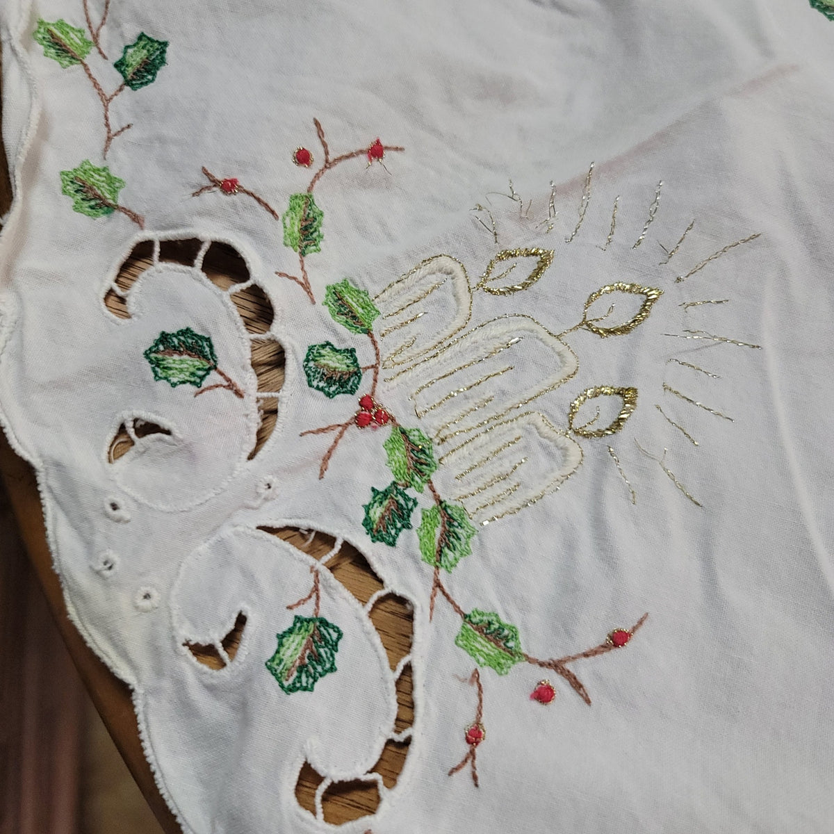 Christmas Table linen tableclotth 32" Runner 48" Holly Candles Holiday Vintage