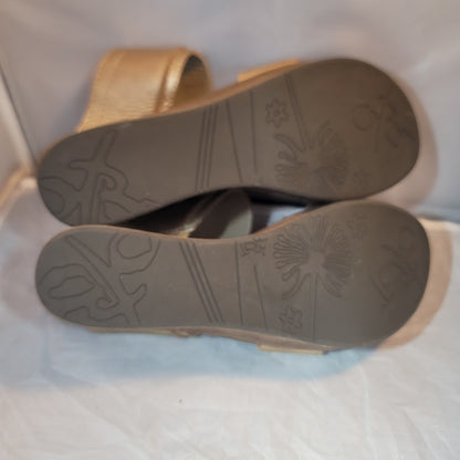 OTBT Brookfield gold leather suede wedge sandals size 10 Split peep toe shoes