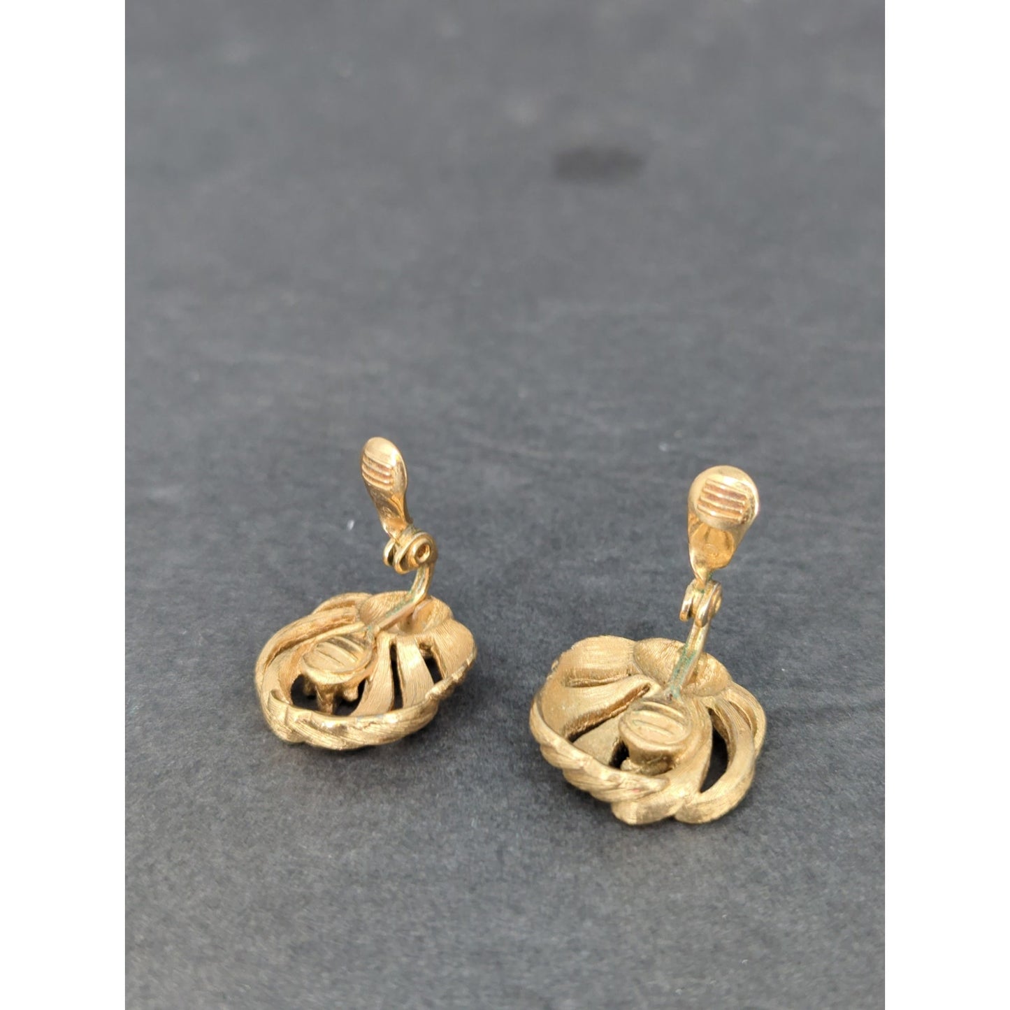 Vintage Monet Signed Gold Tone Swirl Knot Clip On Earrings Retro 1960s MCM