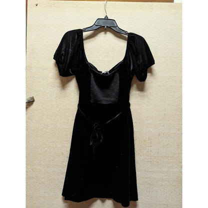 French Connection Size 8 Black Velvet yule collection Dress Pouf Sleeve Cocktail