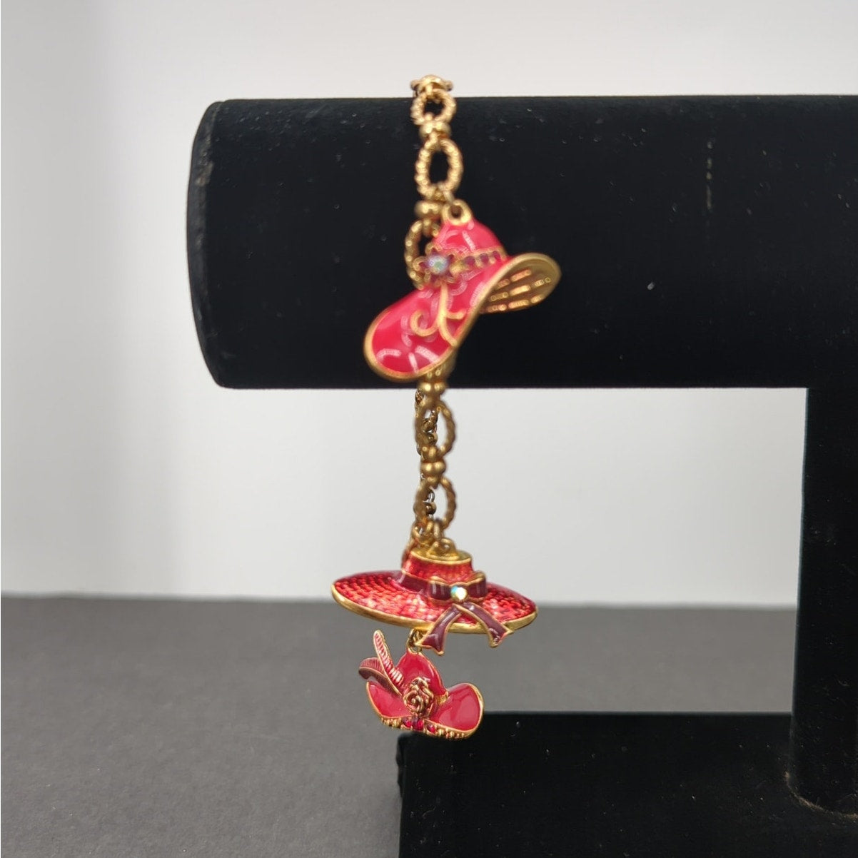 Vintage Avon Red Hat Red Shoes Purses 9 Charm Fashion BRACELET