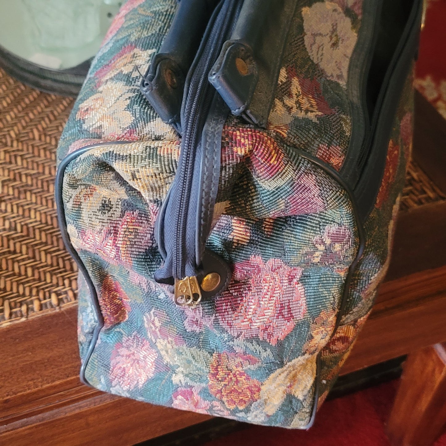 Vintage Concourse Poppins Style Floral Tapestry large carry bag suitcase Luggage