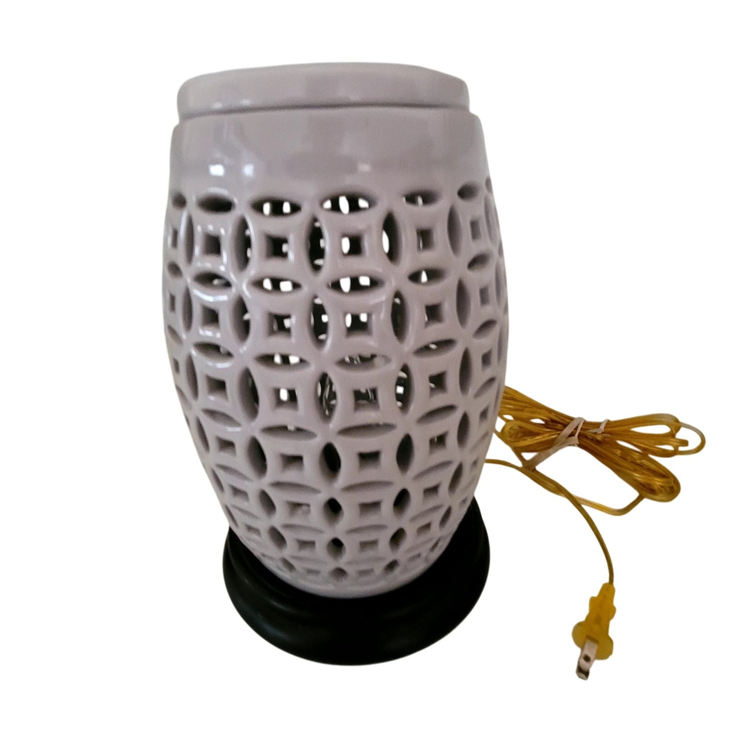 Chinoiserie Blanc de Chine pierce porcelain table lamp Black Base White Table