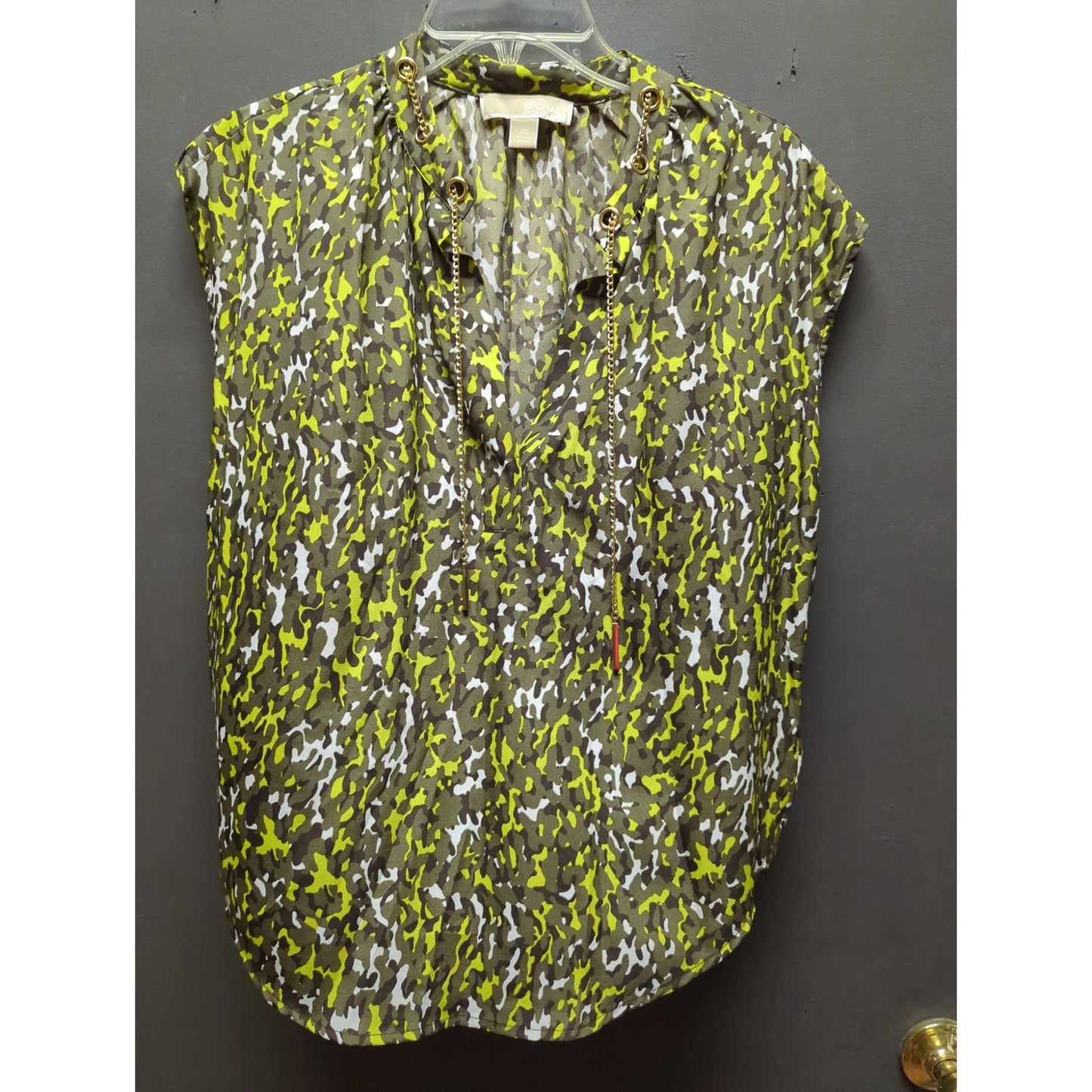 ichael Kors Citron Green Grey Abstract Print Sleeveless Tie Neck Blouse XS Class