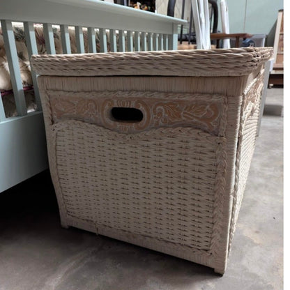 Secondhand Sandies: White washed wicker trunk storage box blankets