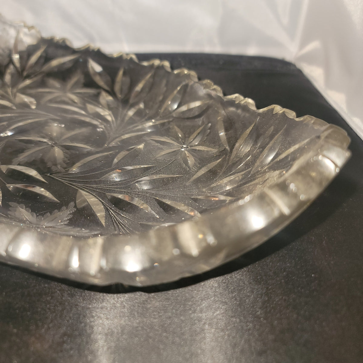 VINTAGE Large Clear Cut Glass Crystal Oval Serving Platter Starburst Pattern