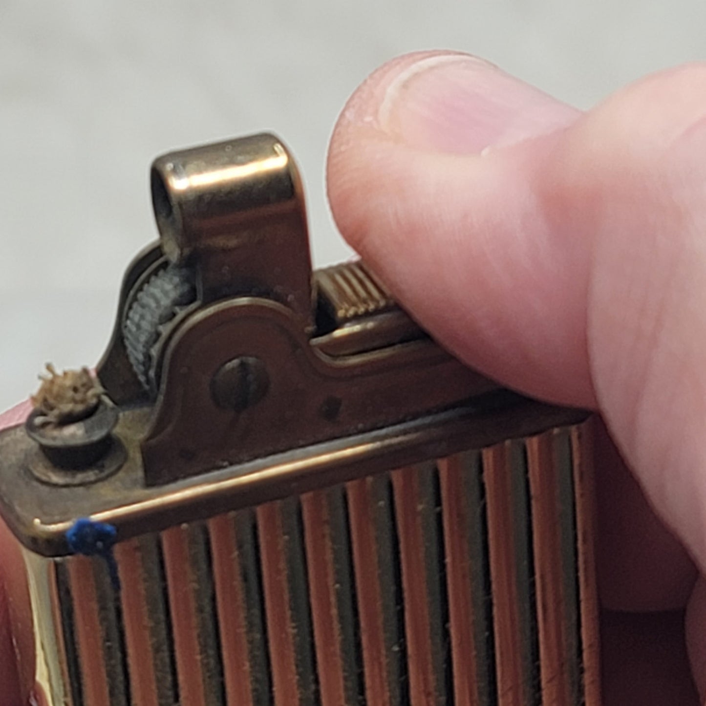 Vintage Ribbed Gold Mechanical Music Box Pocket Lighter Japan Smoke Gets In Eyes
