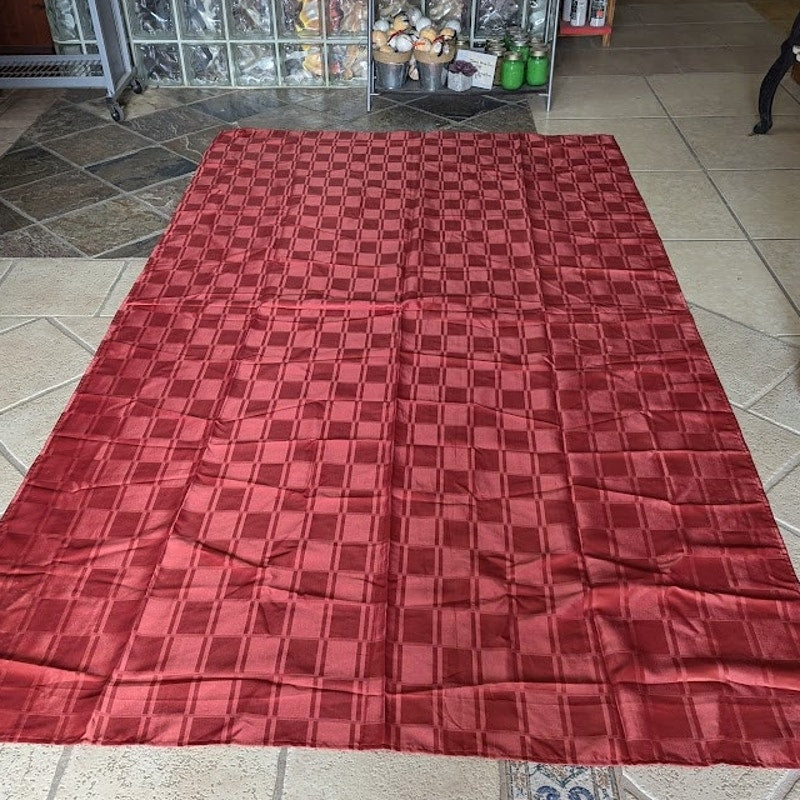 Vintage polyester BURGUNDY TABLECLOTH 58" X 99" rectanglular wOVEN squares