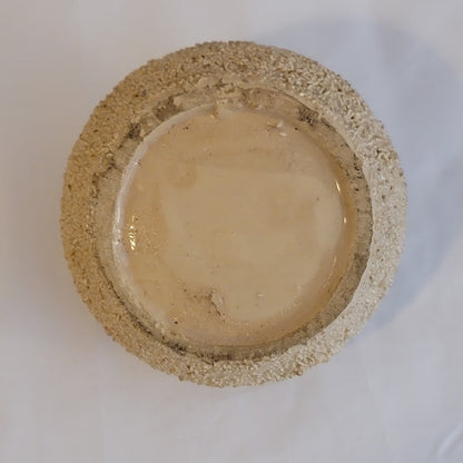 Vintage round trinket stash vanity powder box ceramic flowers spaghetti texture