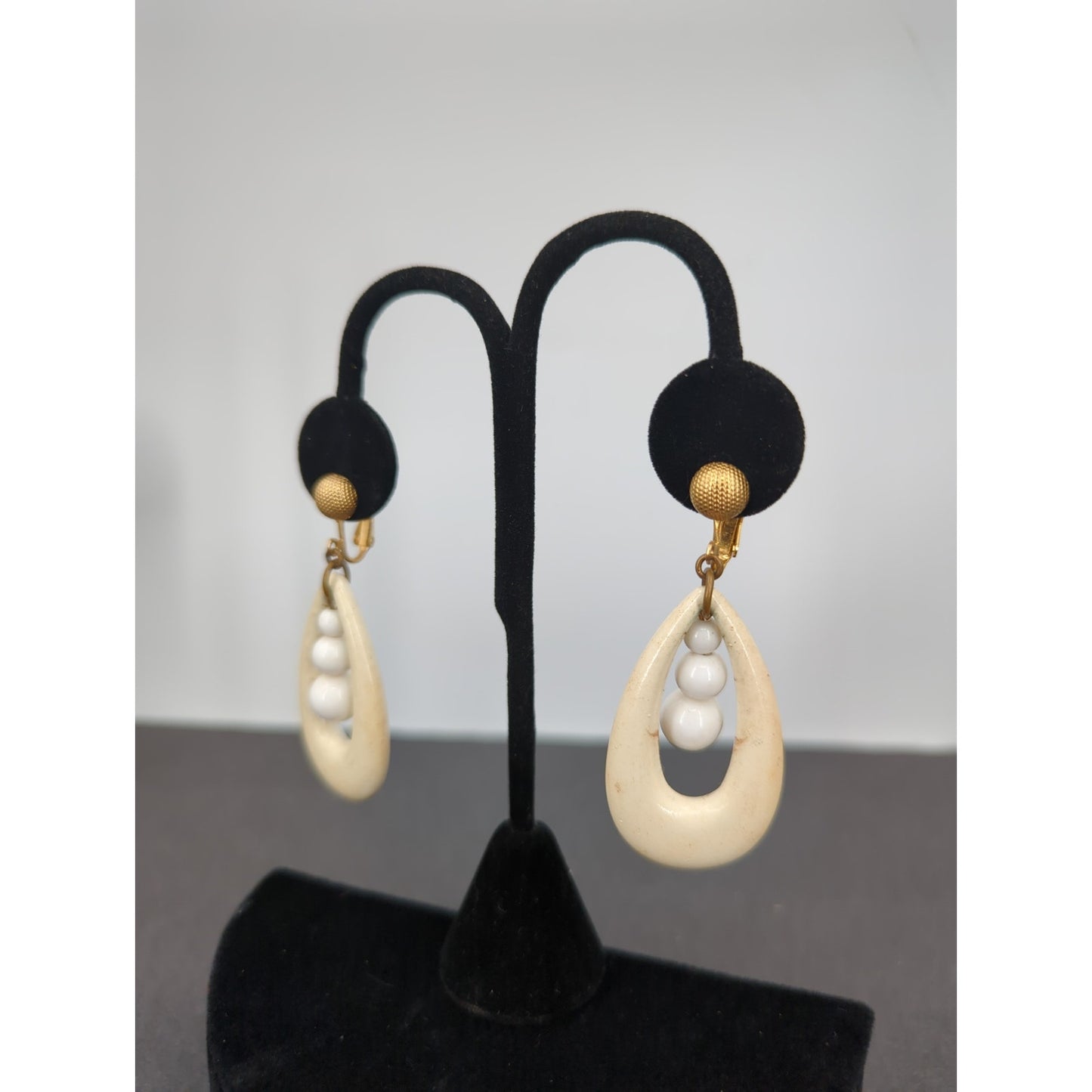 Vintage Carol Dauplaise Cream Enamel & Pearl Teardrop Clip On Earrings