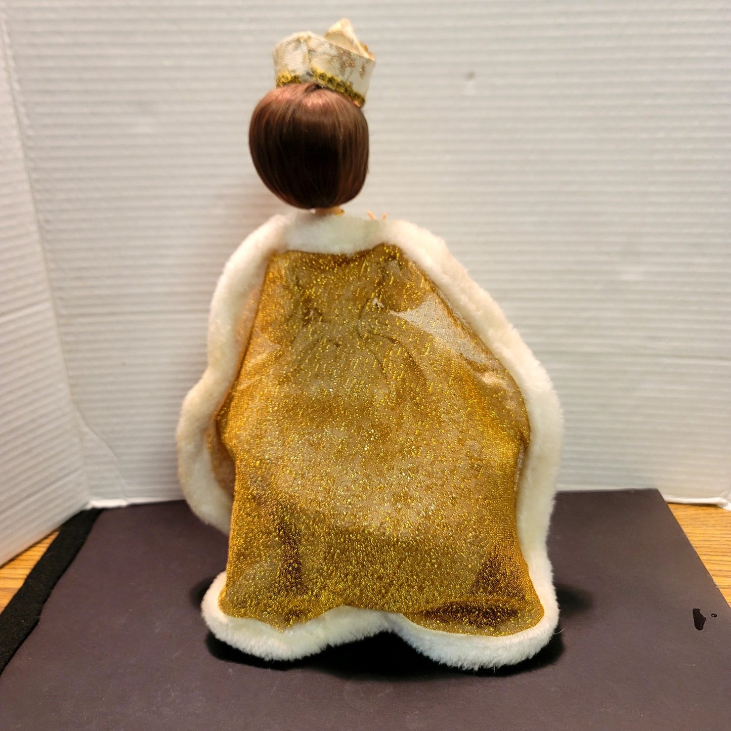 Big Eyes Vintage doll queen Bradley Made Korea Crown Robe Cape Rainbow Tiara