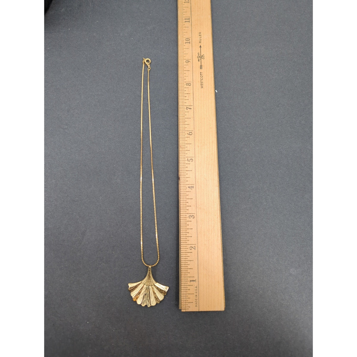 Vintage Fashion Necklace goldtone fan box chain elegant classy