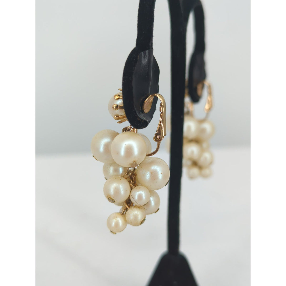 Vintage Faux Pearl Cluster Dangle Clip On Earrings Gold Tone Mid Century Glamour