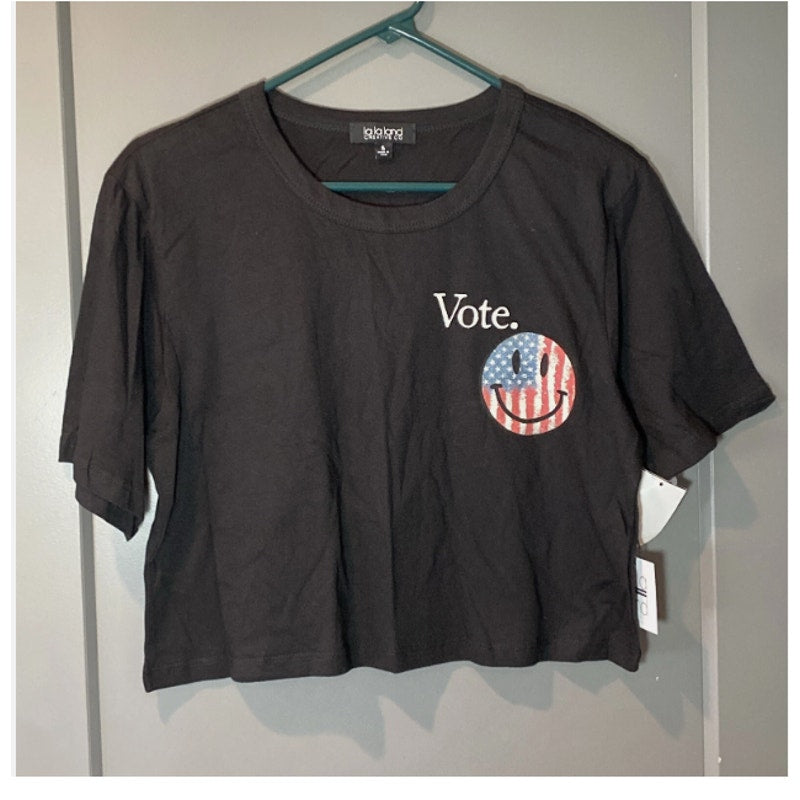 La La Land Creative Co Womens Size Small Vote Crop T-Shirt Black Short Sleeve