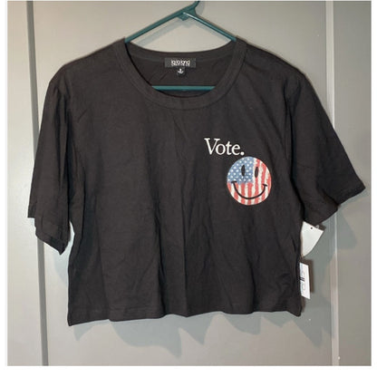 La La Land Creative Co Womens Size Small Vote Crop T-Shirt Black Short Sleeve