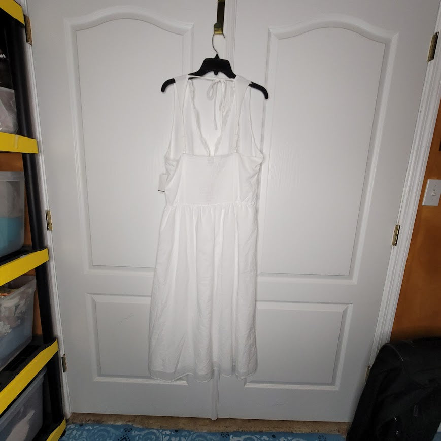 Wild Fable White Embroidered Lace VNeck Halter Maxi Dress NWT Size XL Resortwear