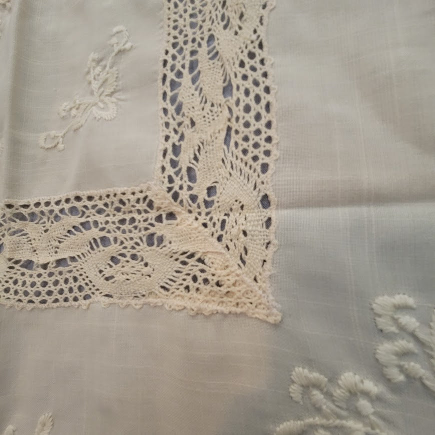 Vintage Linens 70s Tablecloth Hand Embroidery Detail 36" x 36" SQUARE Cream Lace