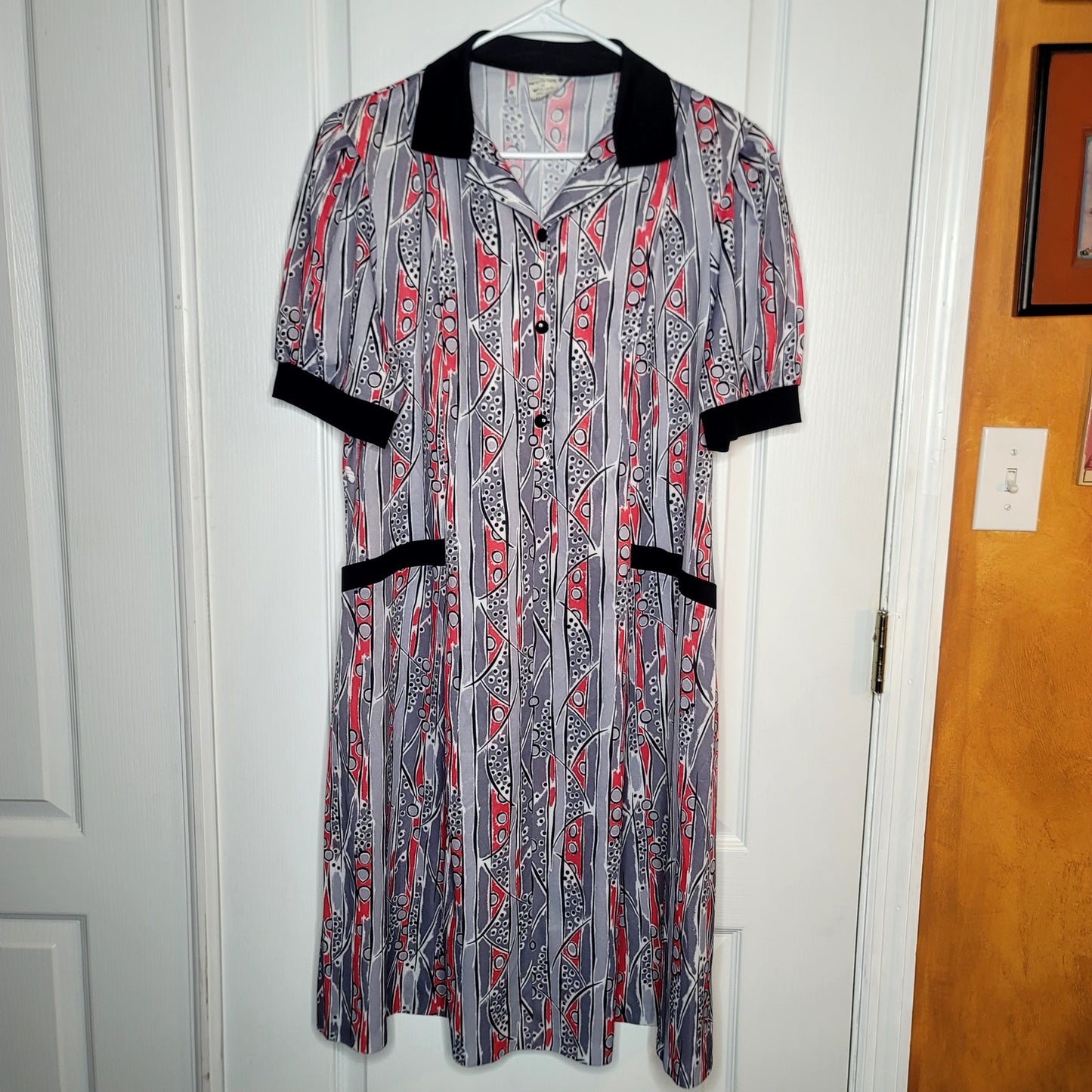 Vintage 70s casual summer dress geometric print Large/XL short sleeve collared