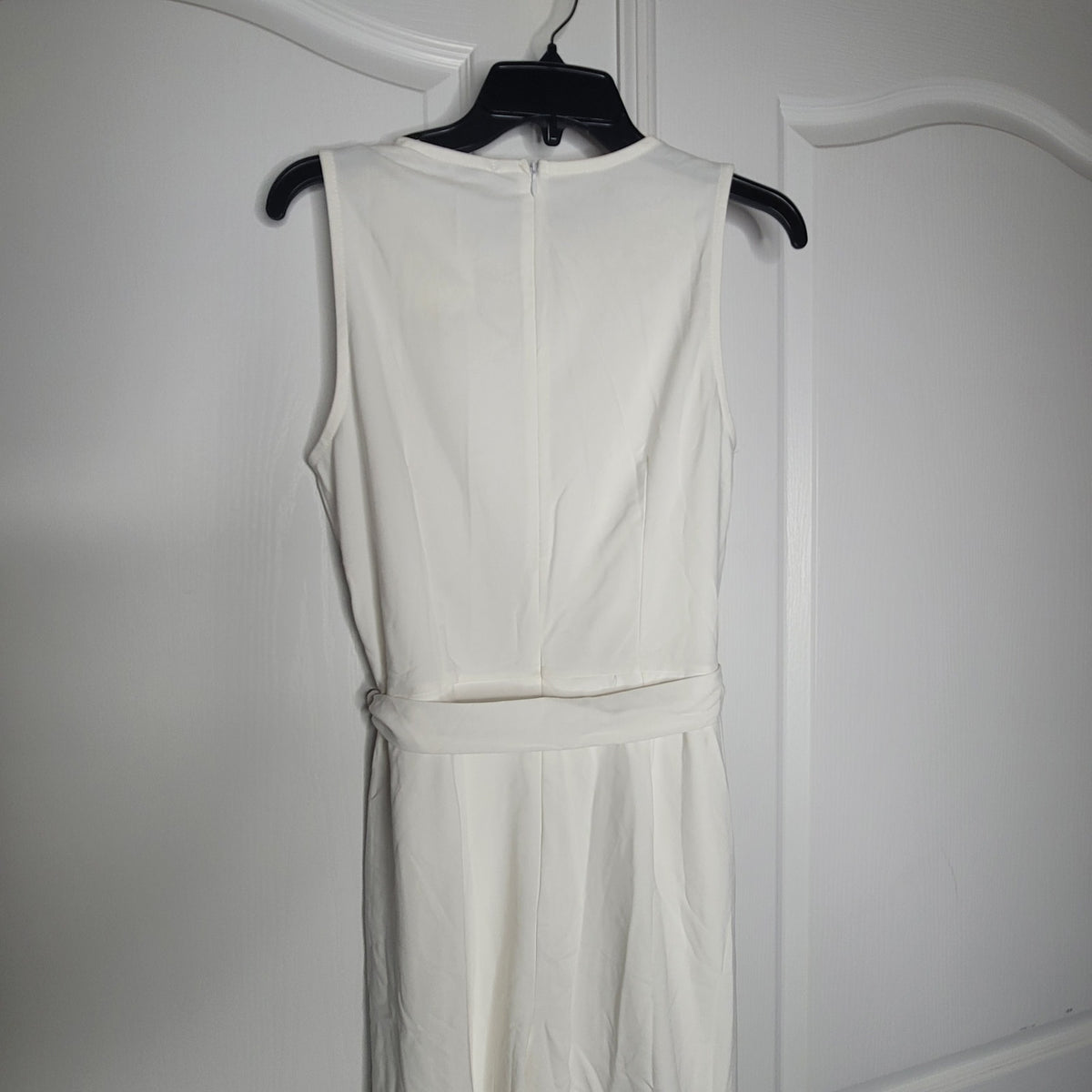 Fraiche by J White Sleeveless Jumpsuit Size Large Belt Skinny Leg Scoop Neck NEW
