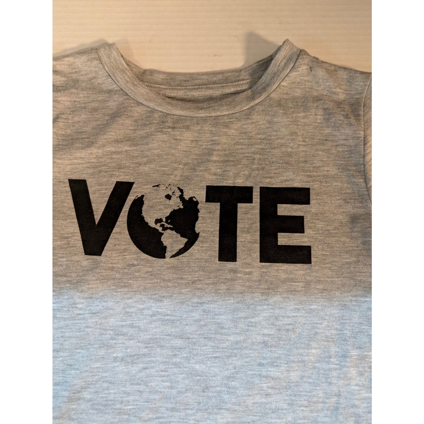 Streetwear Tucker + Tate Boys Gray Vote Graphic T-Shirt NWT 5