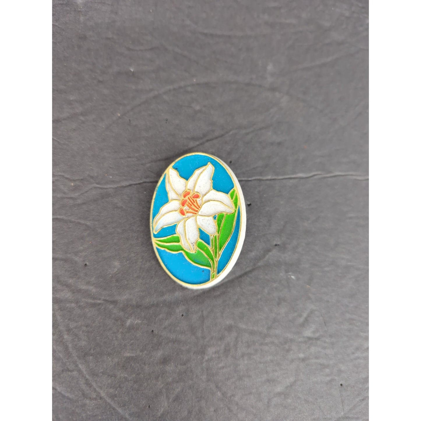 Vintage Cloisonne Enamel White Lily Flower Gold Tone Oval Pin Brooch