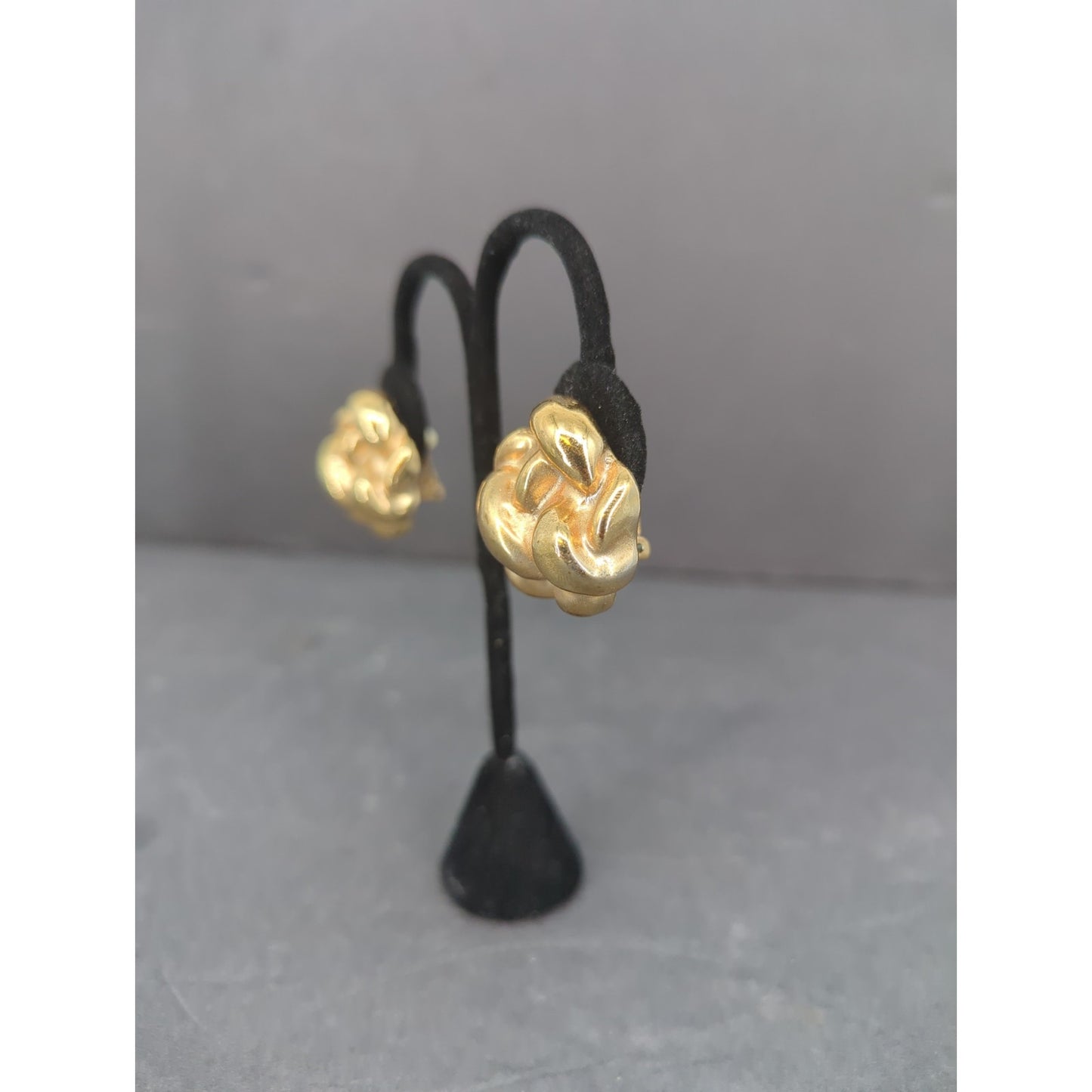 Vintage Gold Tone Chunky Knot Swirl Clip On Earrings Retro Costume Jewelry