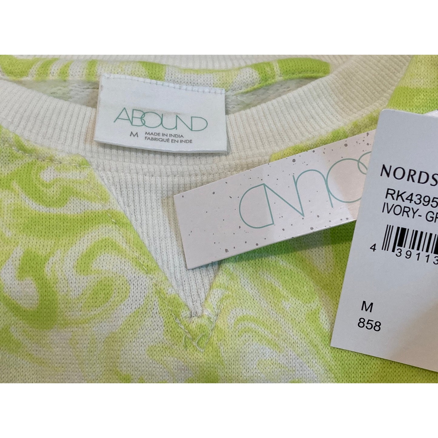 Abound Crewneck Pullover Sweatshirt Sz Medium in Green Spacey Swirl NWT