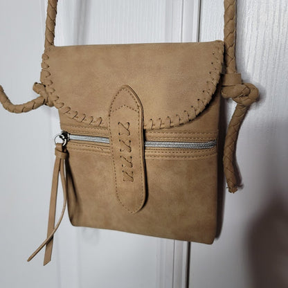 Vintage Women's Woven tan Envelope Crossbody Bag Tan Brown Size One