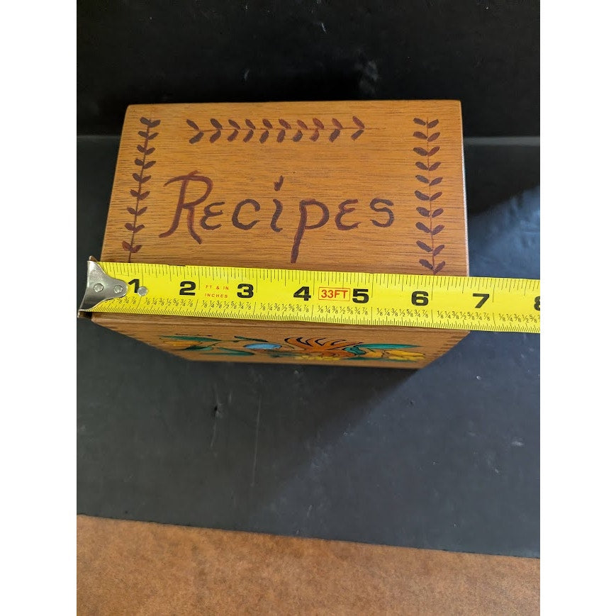 Vintage wood recipe box 7" x 4.5" x 5.5" dove tail construction Birds Folk Art