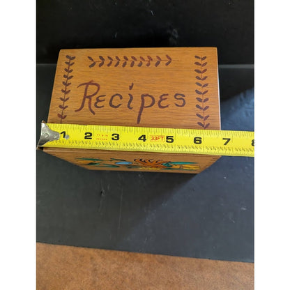 Vintage wood recipe box 7" x 4.5" x 5.5" dove tail construction Birds Folk Art