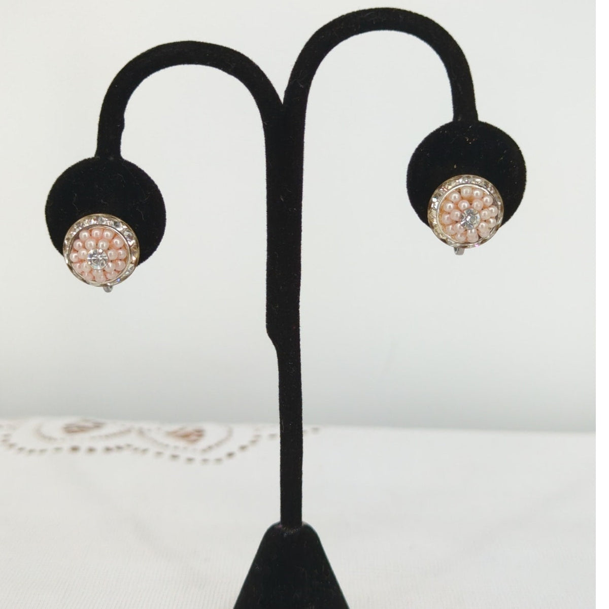 Vintage Faux Pearl Rhinestone Cluster Screw-Back Earrings Retro Elegance