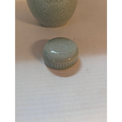 Vintage Chinese Celadon Ginger Jar Chinoiserie Pale Green Ceramic Urn Vase 6"