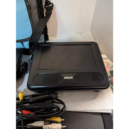 RCA drc69707 PAIR of dvd Player w/Denali storage bag 9" Mobile Dual Screen